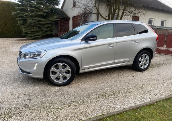 Volvo XC 60 cena 79999 przebieg: 125000, rok produkcji 2017 z Staszów małe 781